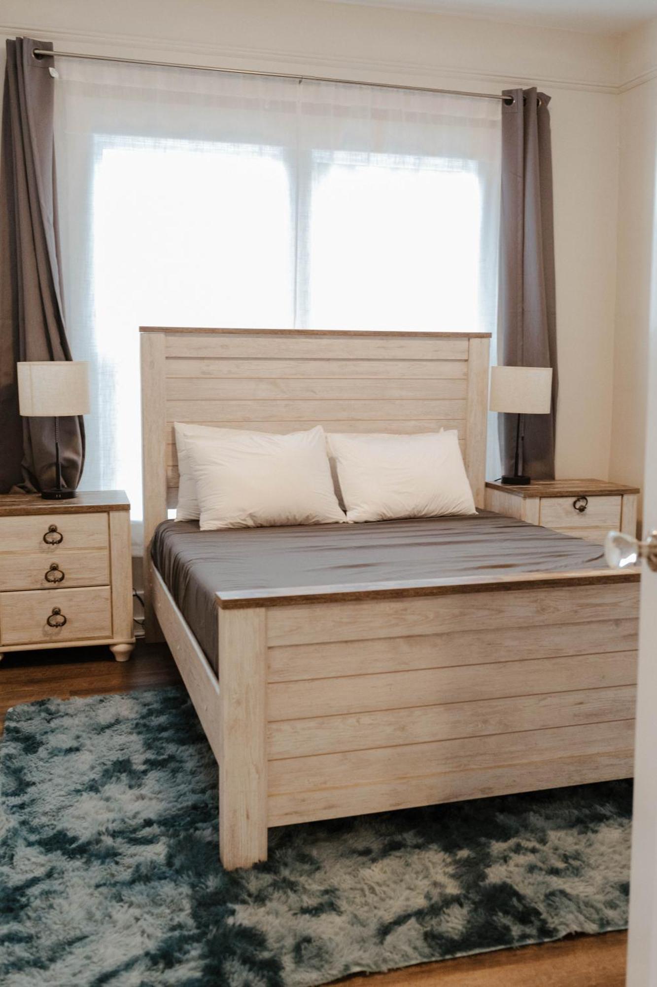 Central Tacoma Triplex Екстериор снимка